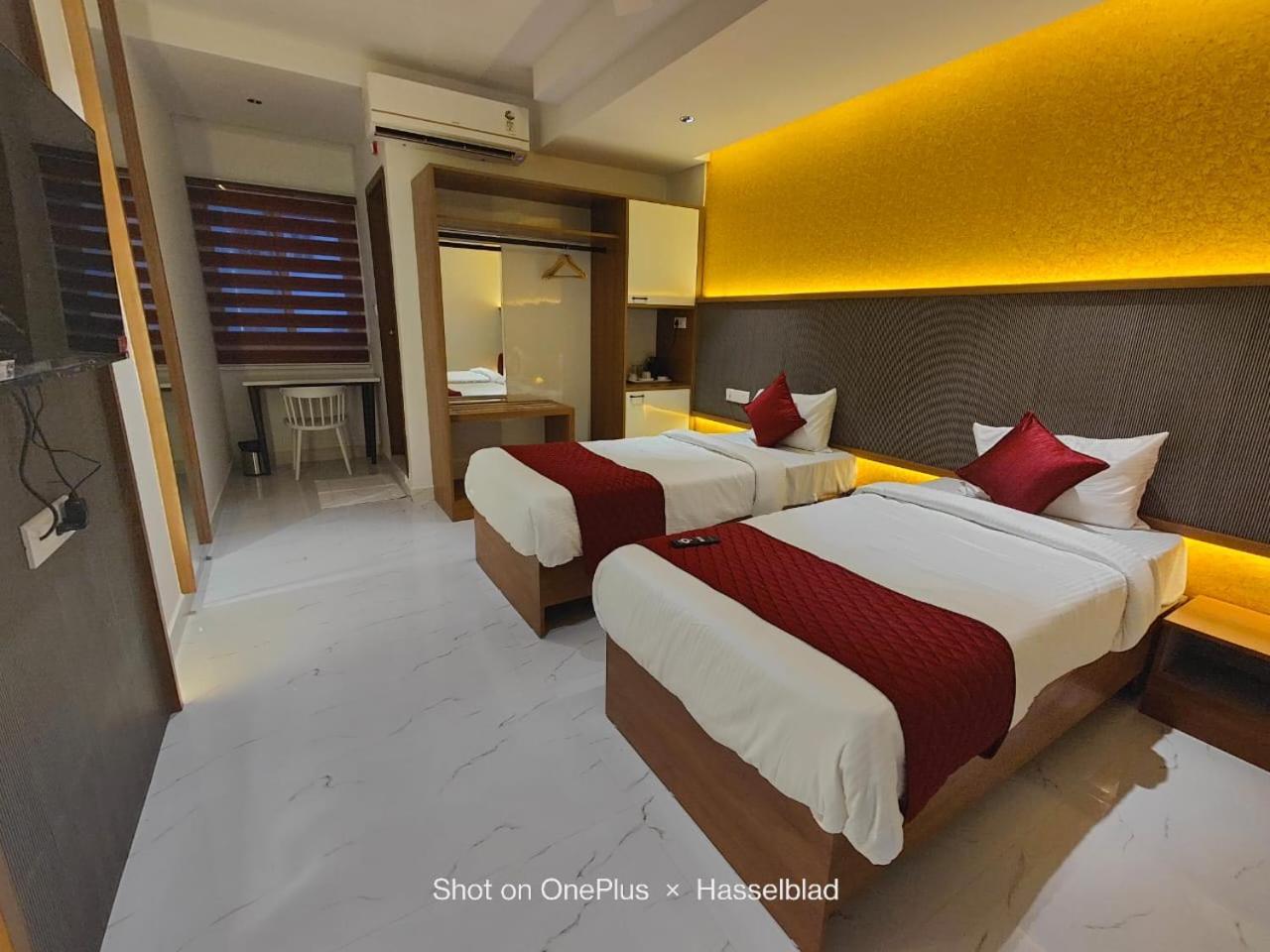Hotel La Premier Hyderabad Exterior photo