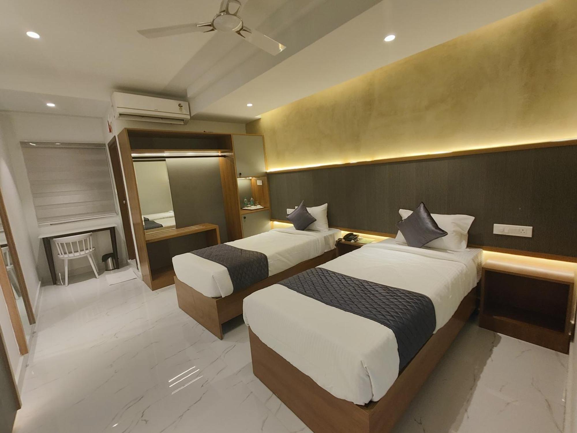 Hotel La Premier Hyderabad Exterior photo